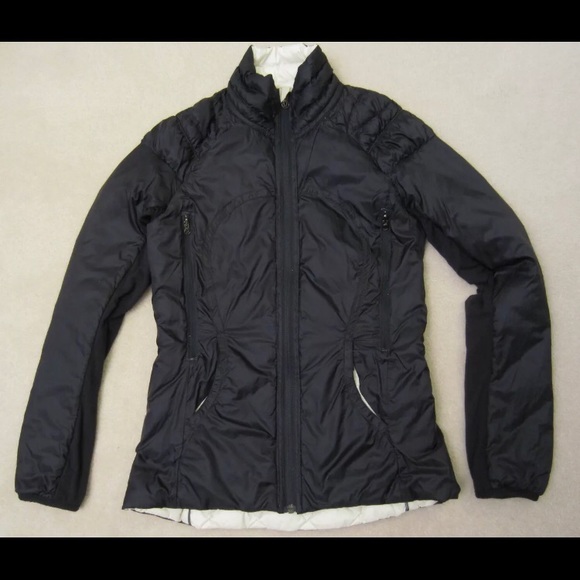 Lululemon Run Turn Around Reversible Jacket - Picture 3 of 11